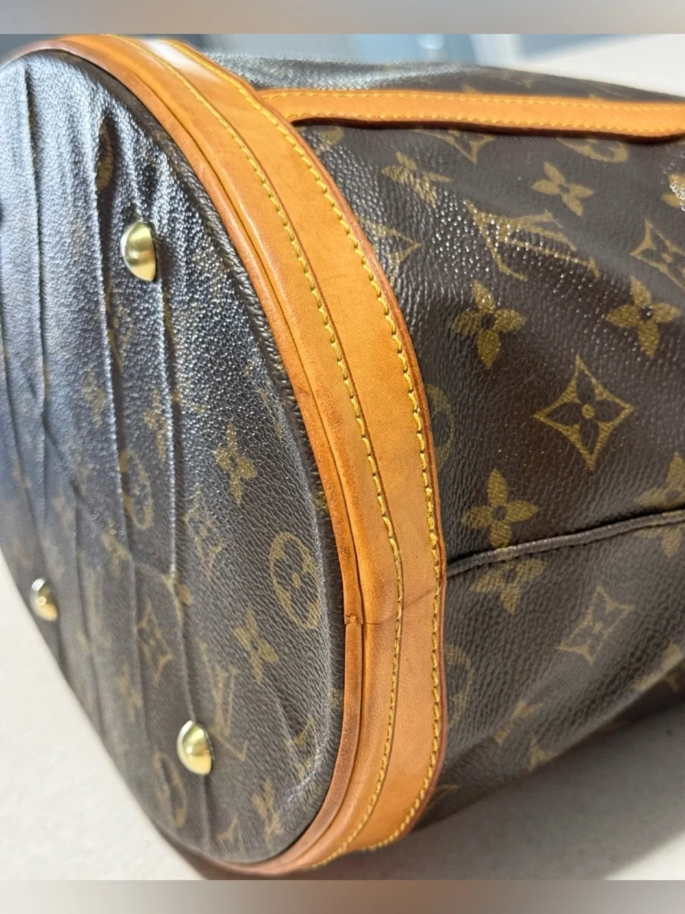 Louis Vuitton Bucket GM Monogram Shoulder Bag - Picture 6 of 16